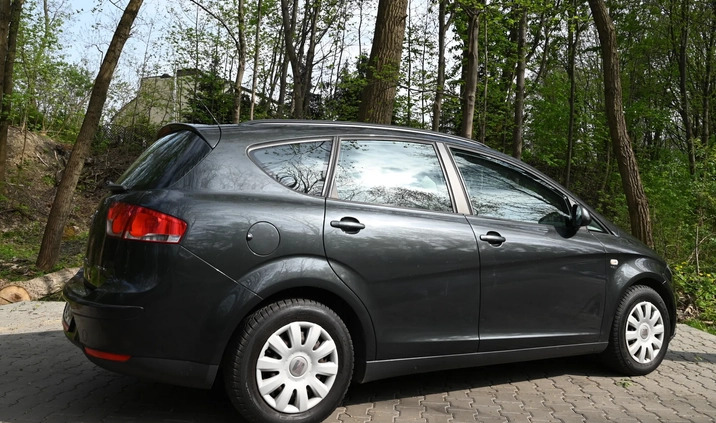 Seat Altea XL cena 22700 przebieg: 145000, rok produkcji 2012 z Działdowo małe 379